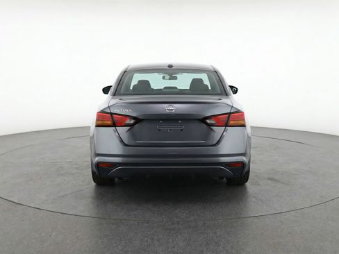Used 2025 Nissan Altima 2.5 SV FWD image 7