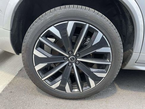 Used 2025 Volvo XC90 B5 Plus image 5