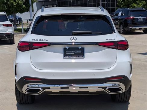 Used 2025 Mercedes-Benz GLC 350e 4MATIC image 5