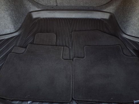 Used 2018 Honda Accord Touring image 6