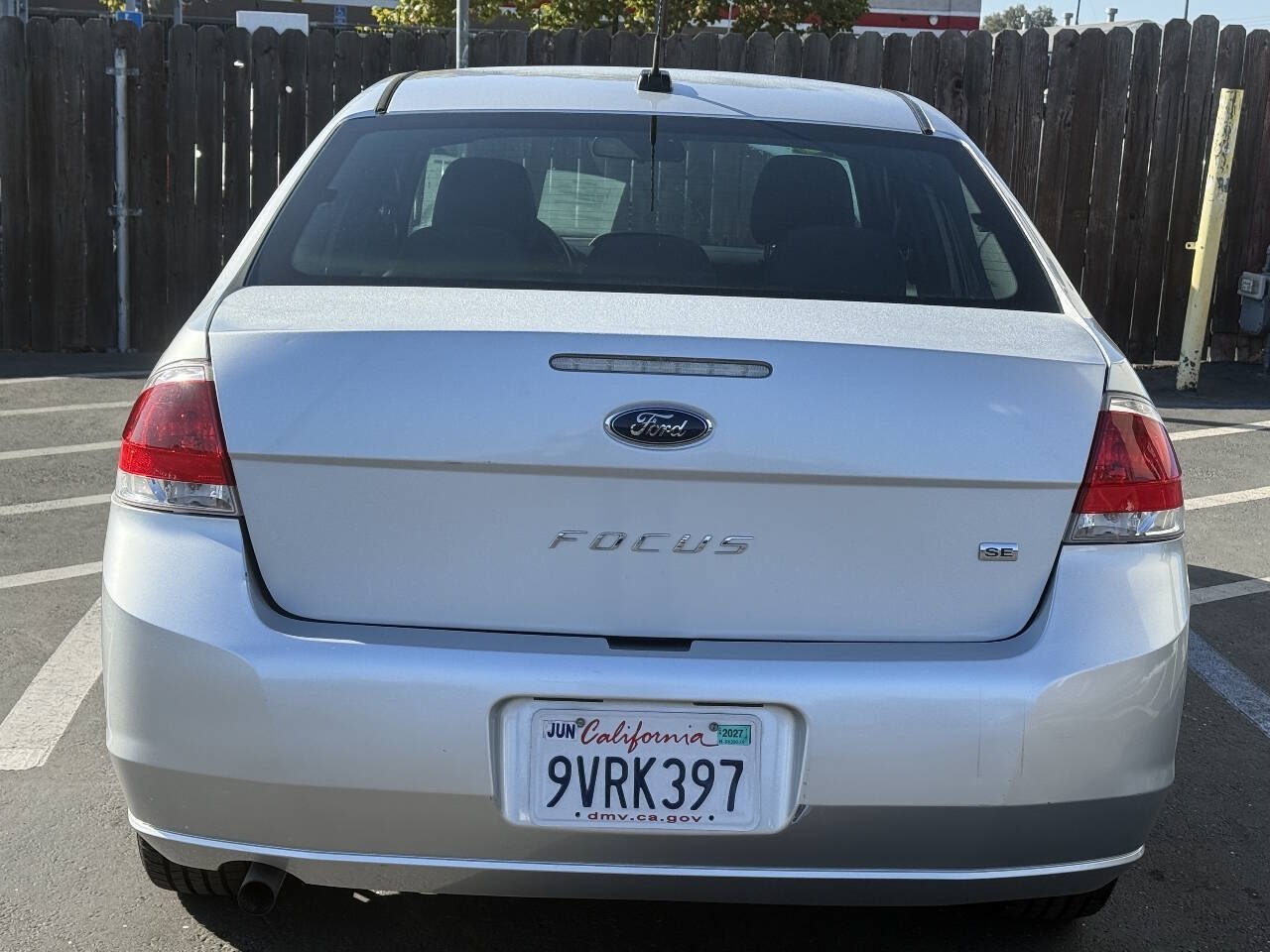 Used 2010 Ford Focus SE FWD image 5