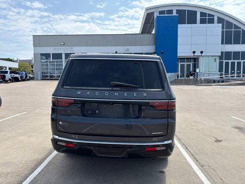 Used 2022 Jeep Wagoneer Series II RWD image 5