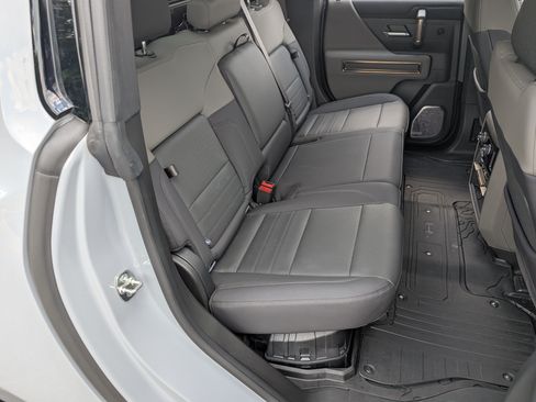 Used 2025 GMC Hummer EV 2X AWD/4WD image 19