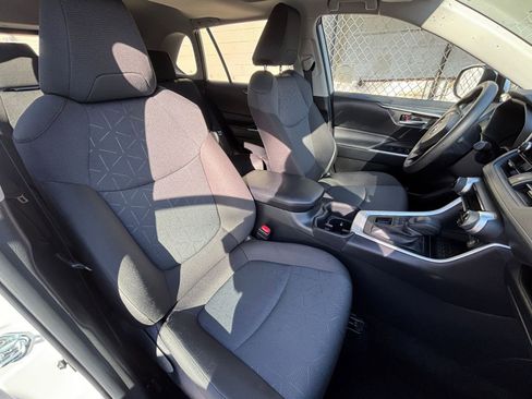 Used 2025 Toyota RAV4 XLE image 46
