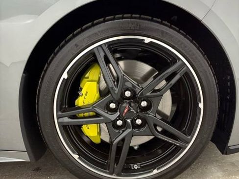 Used 2024 Chevrolet Corvette Stingray w/ Z51 Performance Package image 16