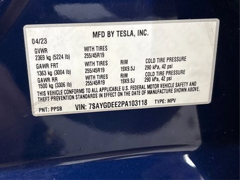 Used 2023 Tesla Model Y Long Range AWD/4WD image 28