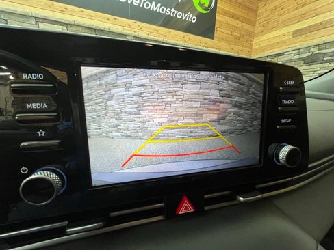 Used 2022 Hyundai Elantra SEL w/ Convenience + Premium Package image 17