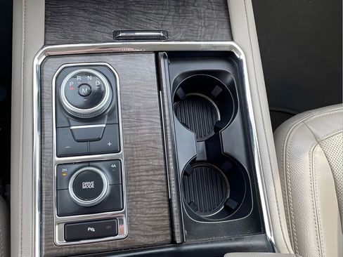 Used 2021 Ford Expedition Limited AWD/4WD image 19