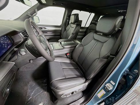 New 2026 Jeep Grand Wagoneer L Limited AWD/4WD image 22