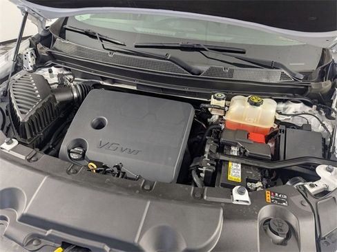 Used 2020 Chevrolet Traverse LT image 36