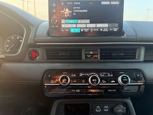 Used 2025 Honda Pilot EX-L image 12