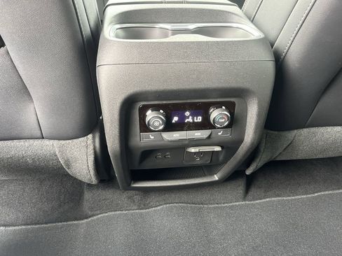 New 2025 Chevrolet Traverse High Country FWD image 22