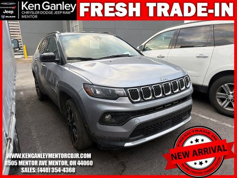 Used 2023 Jeep Compass Limited image 1