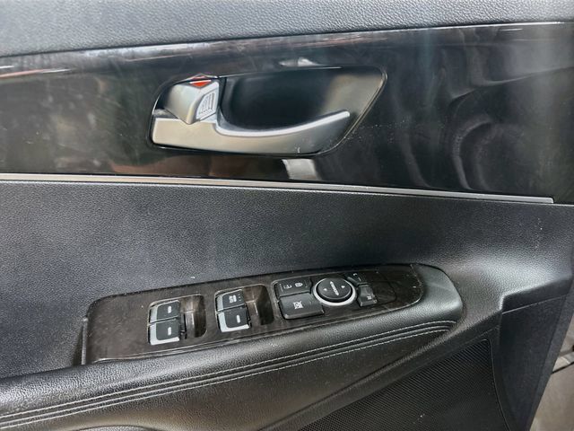 Used 2016 Kia Sorento FWD image 16