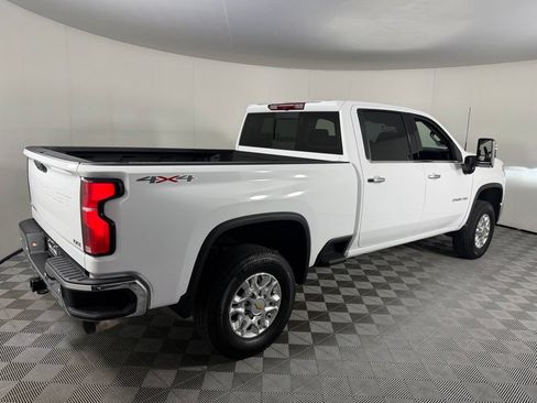 Used 2025 Chevrolet Silverado 2500 LTZ AWD/4WD image 7