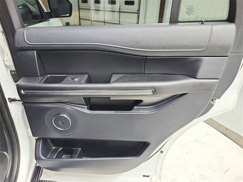 Used 2020 Ford Expedition XLT image 39