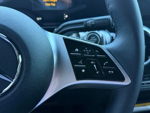 New 2026 Mercedes-Benz GLB 250 4MATIC image 16