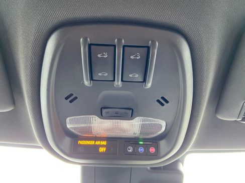 Used 2024 Chevrolet Trax RS w/ Sunroof Package image 30