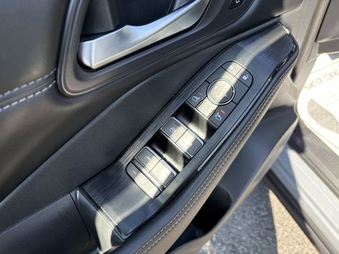 Used 2022 Nissan Rogue SL w/ SL Premium Package image 16