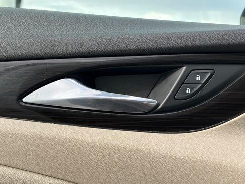 Used 2019 Buick Regal Essence w/ Driver Confidence Package I FWD image 19