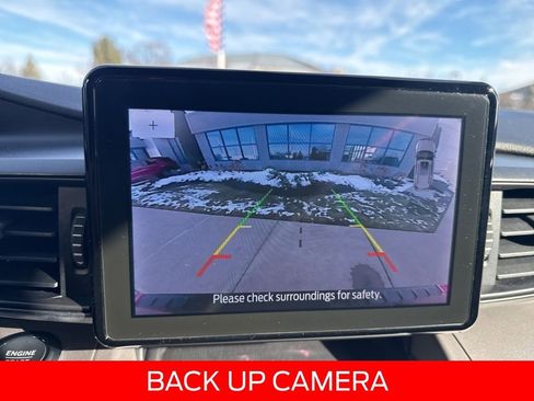 Certified 2022 Ford Explorer XLT image 3