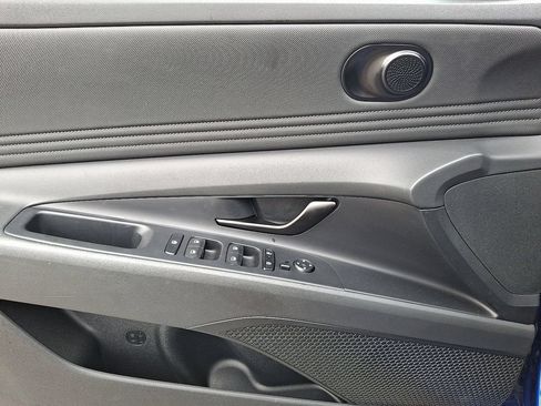 Used 2025 Hyundai Elantra Sport FWD image 13