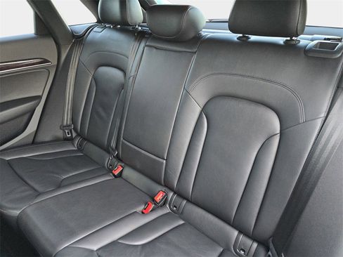 Used 2016 Audi Q3 2.0T Prestige w/ Prestige Package image 18