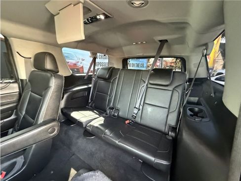 Used 2017 Chevrolet Suburban LT image 25