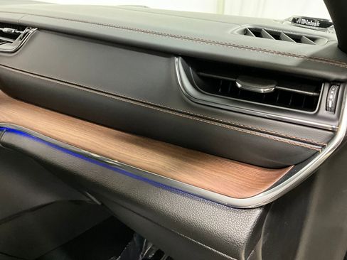 Used 2025 Jeep Grand Cherokee Summit image 15