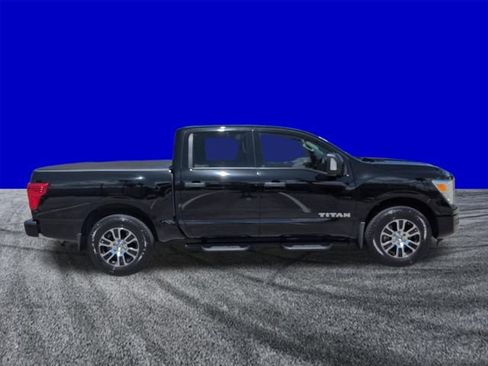 Used 2022 Nissan Titan SV w/ SV Convenience Package AWD/4WD image 3