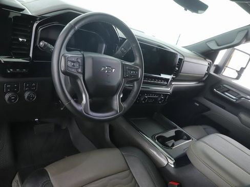 Used 2024 Chevrolet Silverado 2500 ZR2 w/ Technology Package image 17