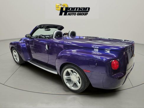 Used 2004 Chevrolet SSR w/ Preferred Equipment Group image 2