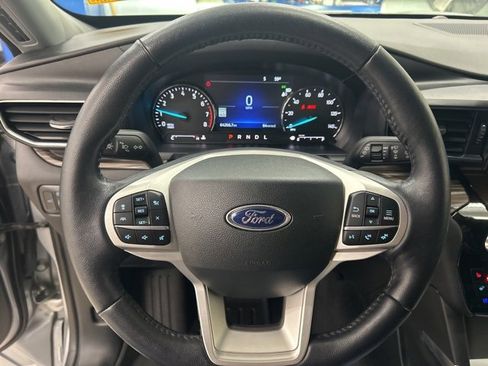 Used 2023 Ford Explorer Limited image 12