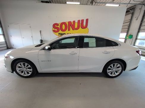 Used 2022 Chevrolet Malibu LT FWD image 2