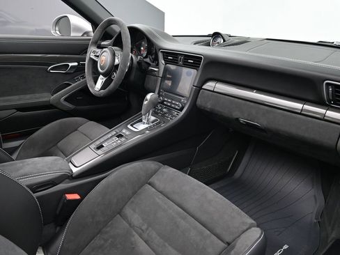 Certified 2019 Porsche 911 Targa 4 GTS image 12