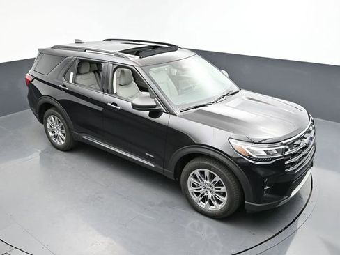 Used 2025 Ford Explorer Active w/ Active Comfort Package image 40