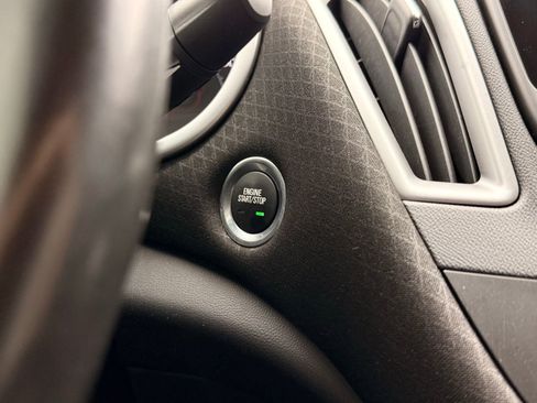 Used 2021 Chevrolet Malibu RS image 36