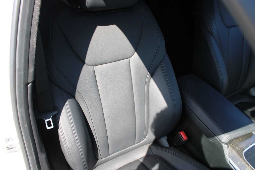 Used 2021 BMW 330i Sedan w/ M Sport Package RWD image 15