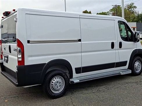 Used 2025 RAM ProMaster 2500 w/ U-Haul Equipment Group image 8
