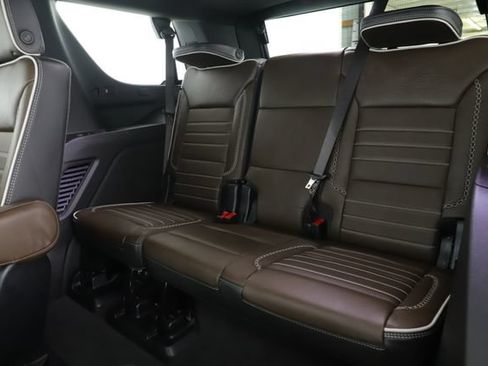 Used 2026 GMC Yukon Denali Ultimate AWD/4WD image 33