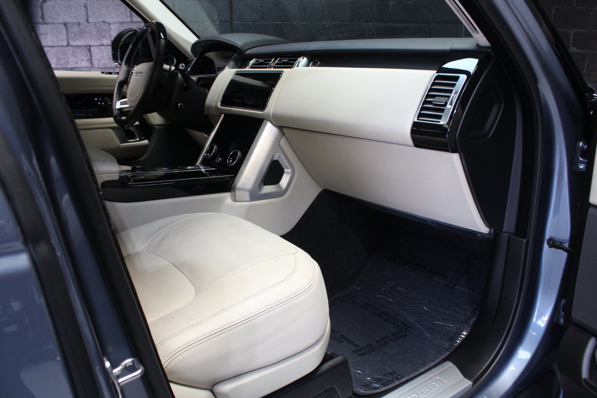Used 2021 Land Rover Range Rover P525 Westminster Edition AWD/4WD image 52