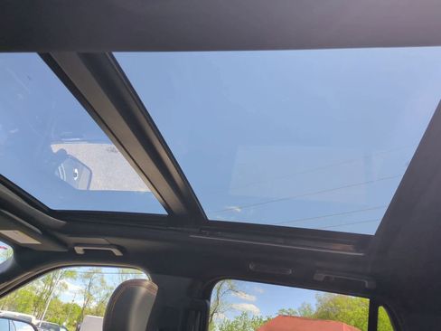 Used 2024 Ford Expedition Platinum image 19