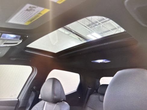 Used 2025 Hyundai Santa Cruz Limited image 9