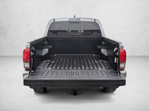 Used 2022 Toyota Tacoma SR5 AWD/4WD image 7