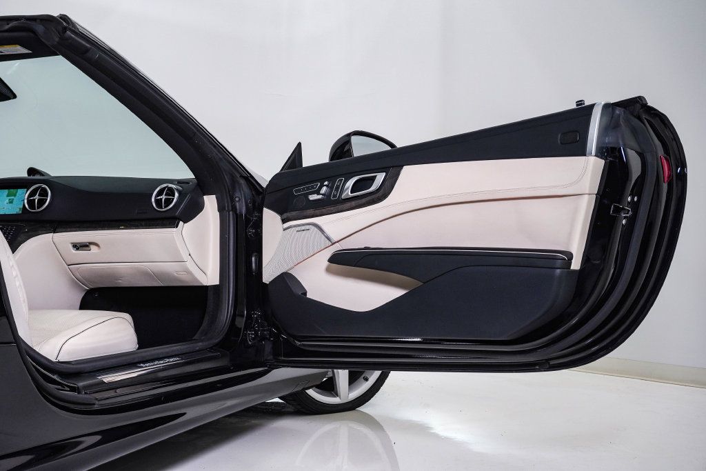 Used 2015 Mercedes-Benz SL 400 image 18