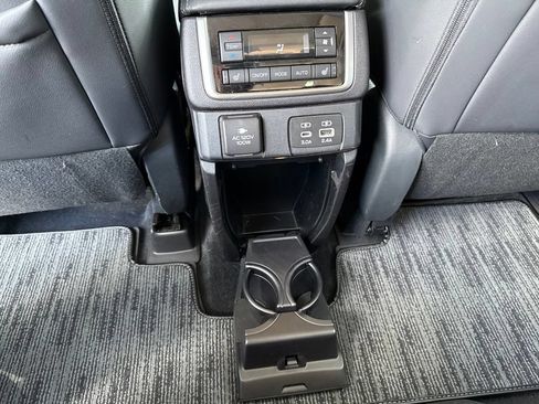 Used 2023 Subaru Ascent Touring w/ Popular Package #2A AWD/4WD image 19