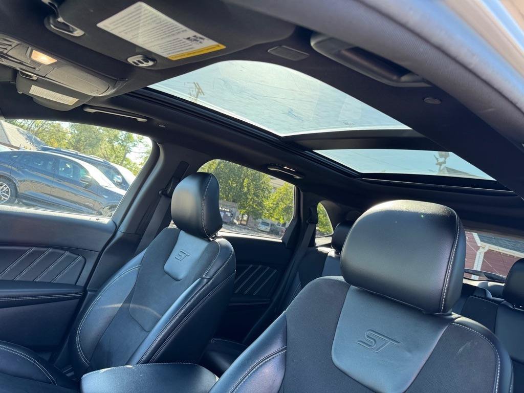 Used 2019 Ford Edge ST w/ Convenience Package AWD/4WD image 34