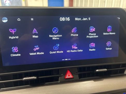 Used 2024 Kia Sportage EX w/ EX Premium Package image 27