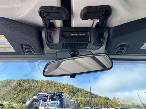 Used 2025 Jeep Gladiator Sport image 20