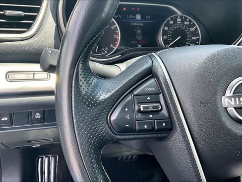Used 2023 Nissan Maxima SL FWD image 13